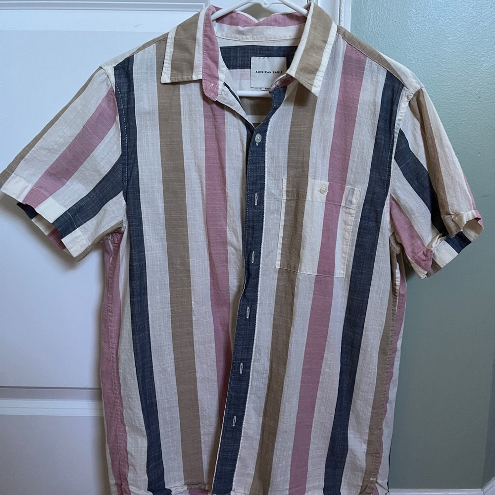american eagle small muulticolor short sleeve cotton collared button up